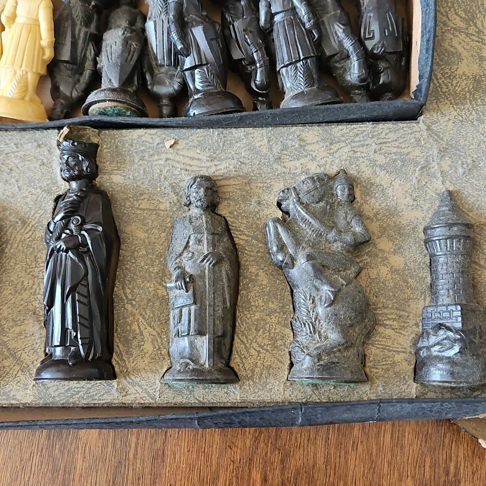 Vintage Renaissance Chessmen By ES Lowe